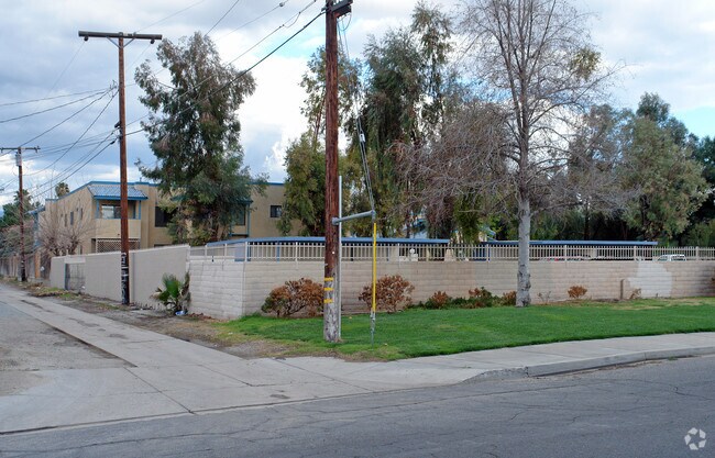 Building Photo - Mulberry Court