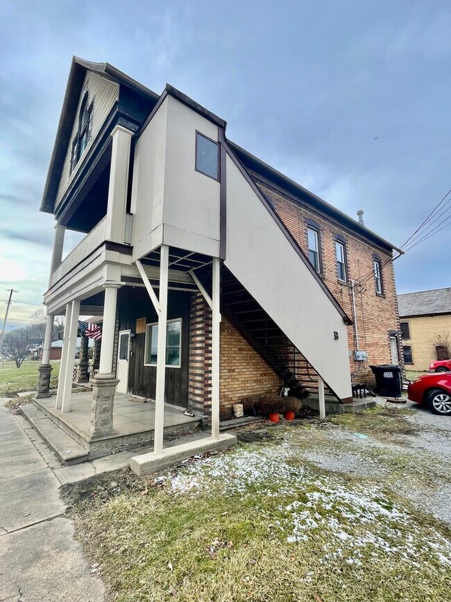 Building Photo - 700 Market St