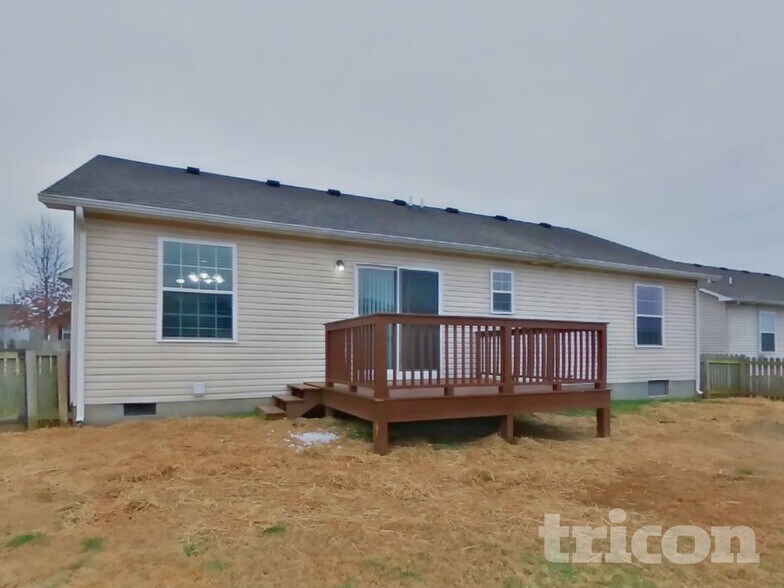 Building Photo - 1820 Elizabeth Ln