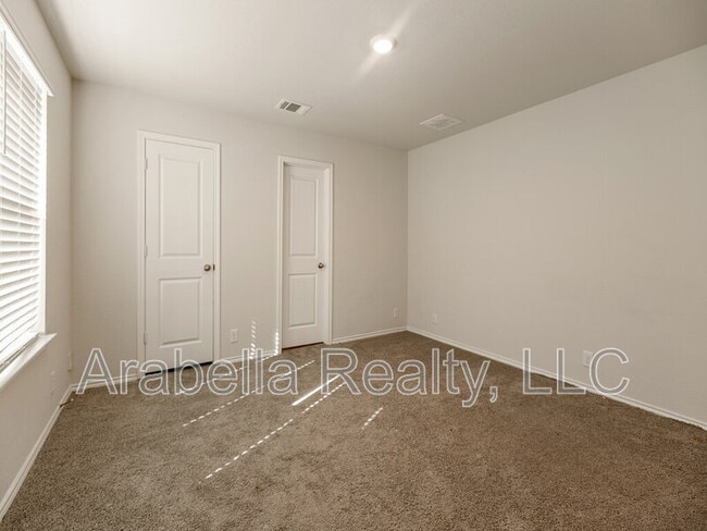 Building Photo - 6510 Vivaldi Isle