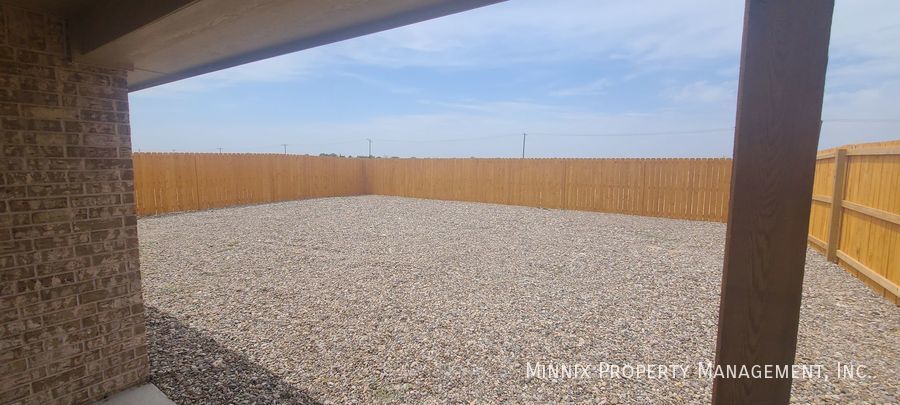 Building Photo - 1647 Wrigley Dr