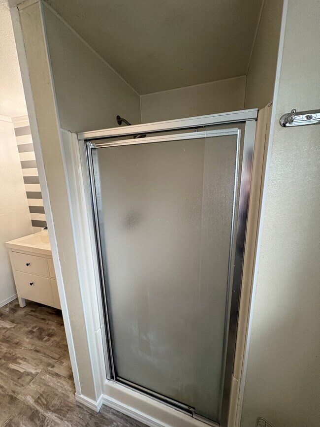 Shower stall - 910 N Laventure Rd
