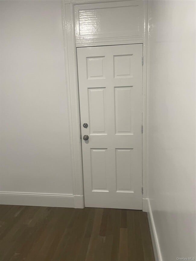 Building Photo - 17-20 Menahan St