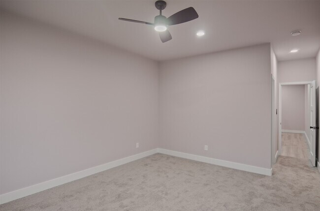 Building Photo - 12310 Glenview Dr