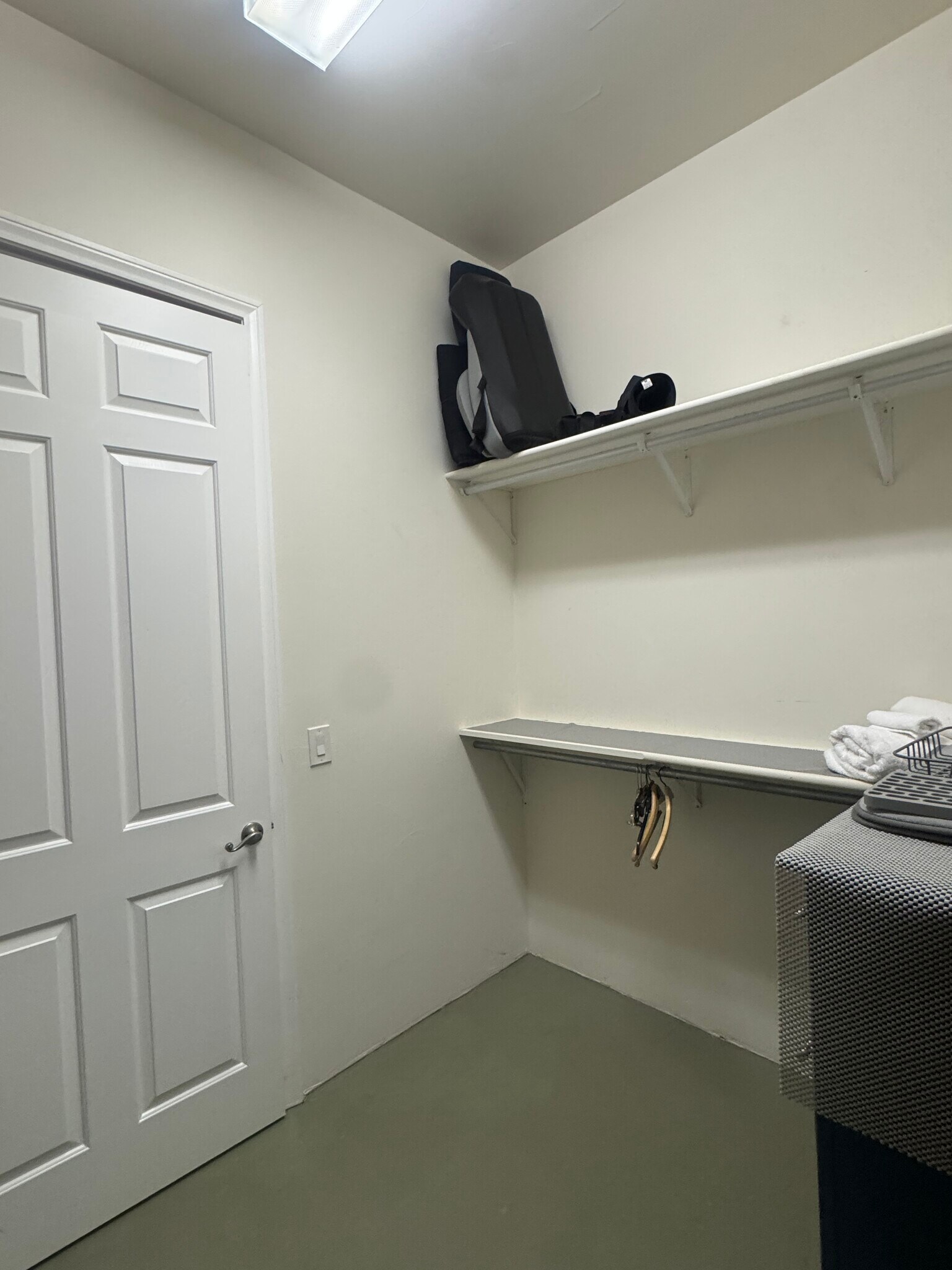 Building Photo - 15935 Mary Cir