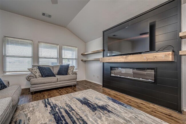 Building Photo - 8516 Gibbs Dr