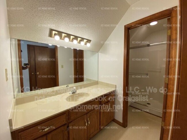 Building Photo - 8002 NW 79th Pl