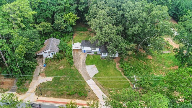 Building Photo - WELCOME HOME!