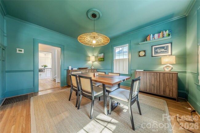 Building Photo - 2101 Dartmouth Pl