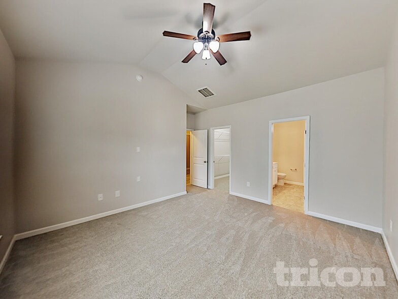 Building Photo - 156 Lakemont Dr