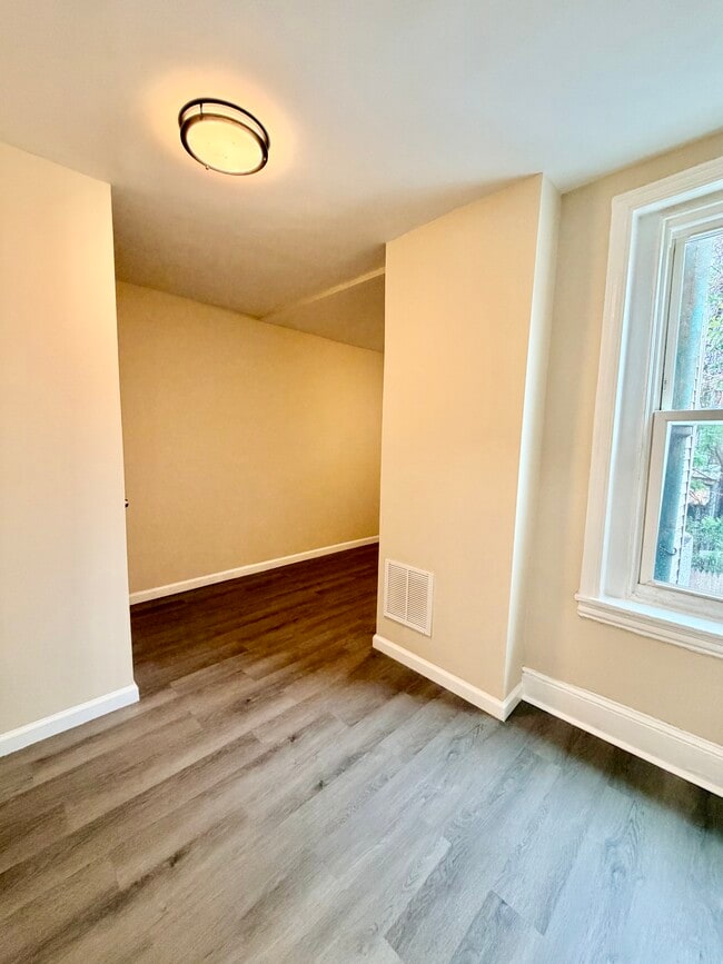 Building Photo - 1920 Brunner St