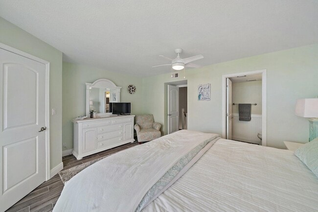 Building Photo - 353 S US Hwy 1