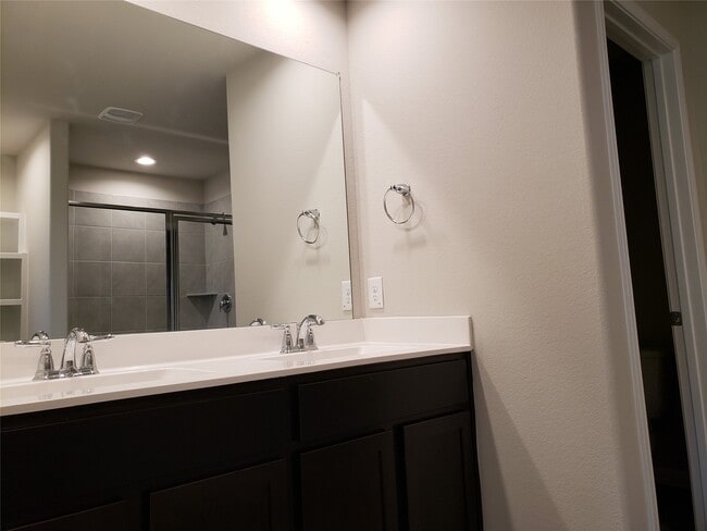 Building Photo - 3642 Park Vista Dr