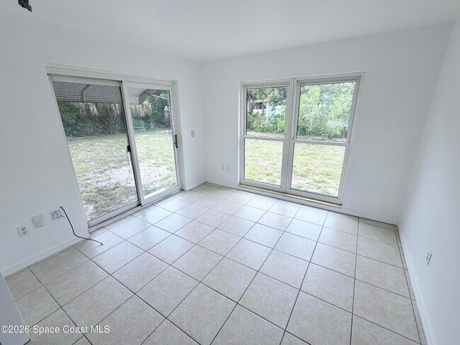 Building Photo - 2107 Little John Rd