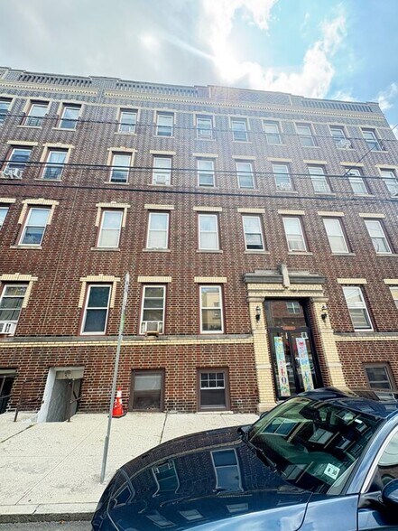 Building Photo - 6608 Hudson Ave