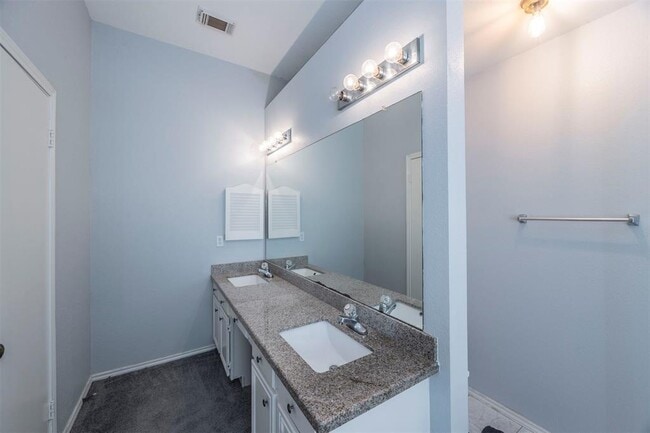 Building Photo - 9402 Calwood Cir
