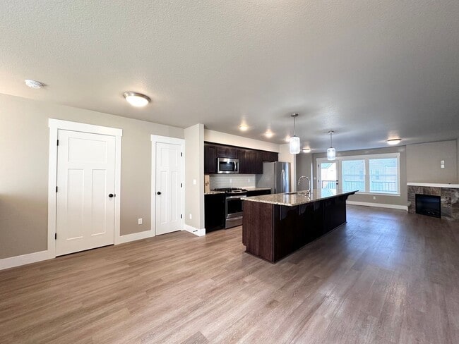 Building Photo - LUXURY TOWNHOUSE; 2 CAR GARAGE, BONUS ROOM...