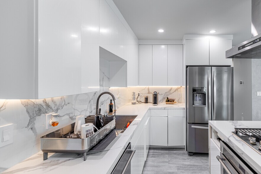 Building Photo - 8141 Hinds Ave