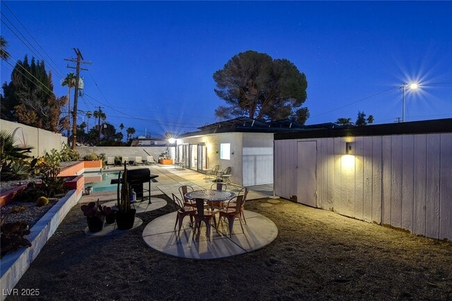 Building Photo - 1558 Aztec Way