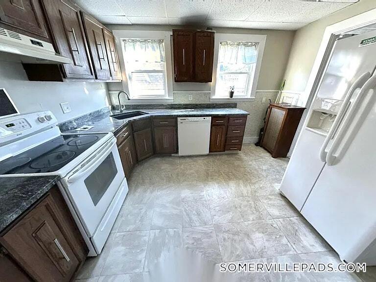 Building Photo - 14 Dow St