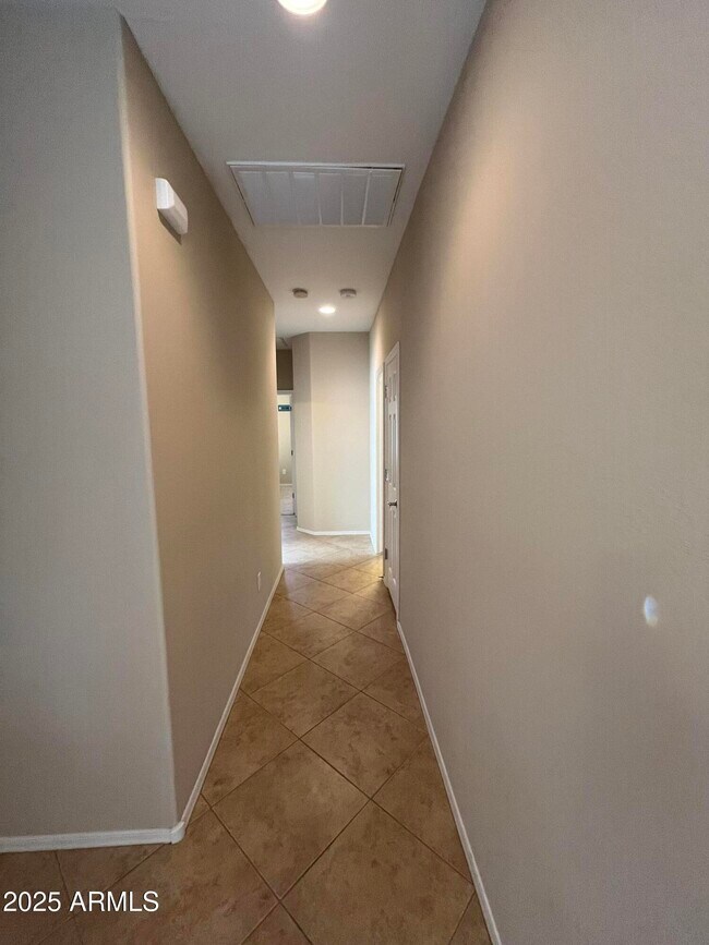 Building Photo - 26087 W Tonto Ln