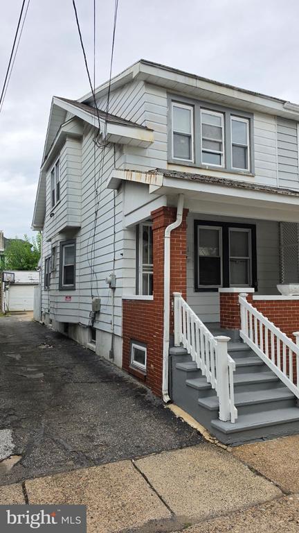 Building Photo - 921 Revere Ave