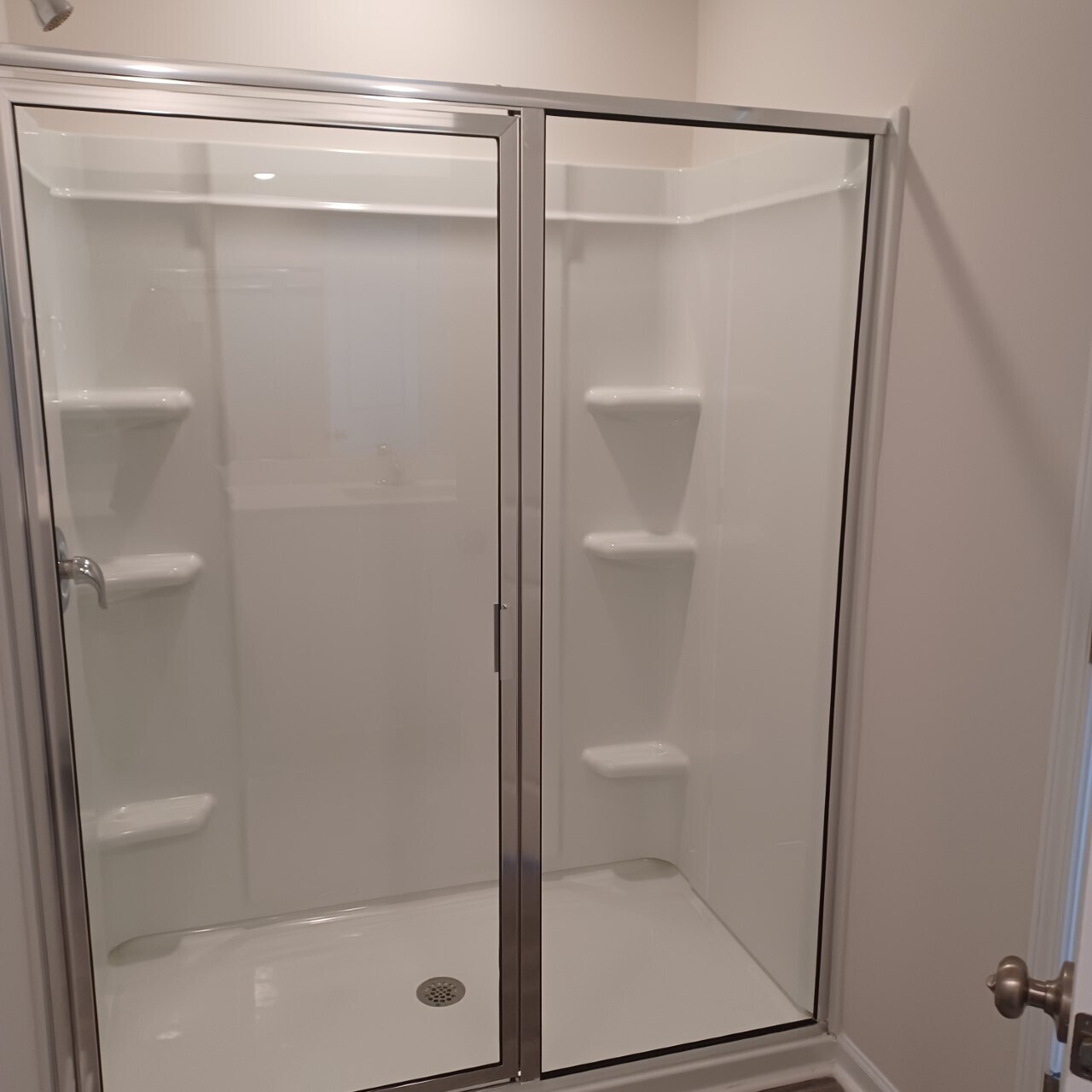 Master Bath Shower - 1107 Gracie Ln