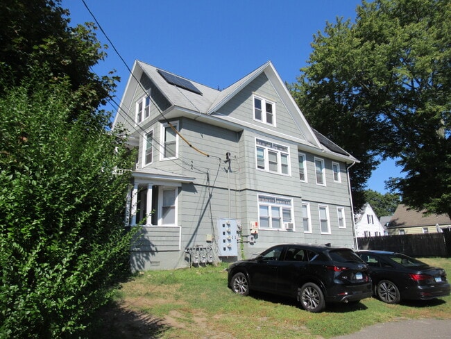 Building Photo - 144 Disbrow St