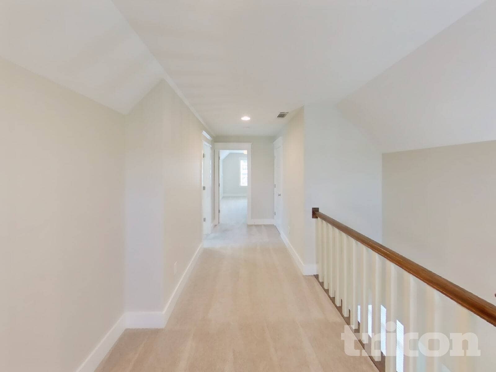 Building Photo - 1242 Hillwood Private Cove