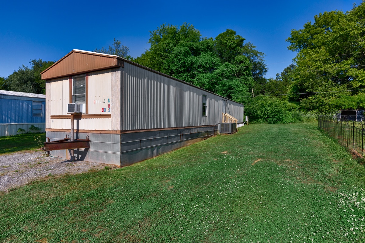 Building Photo - 2303 Highway 20