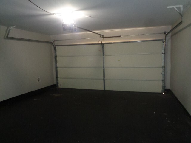 Building Photo - 2031 Treasure Mountain Dr