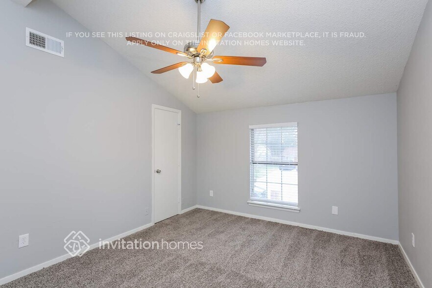 Building Photo - 627 Plainview Dr