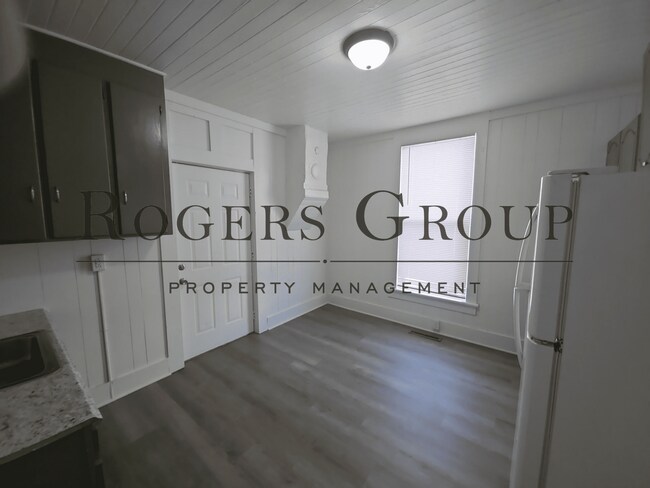 Building Photo - 121 Burwell Ave