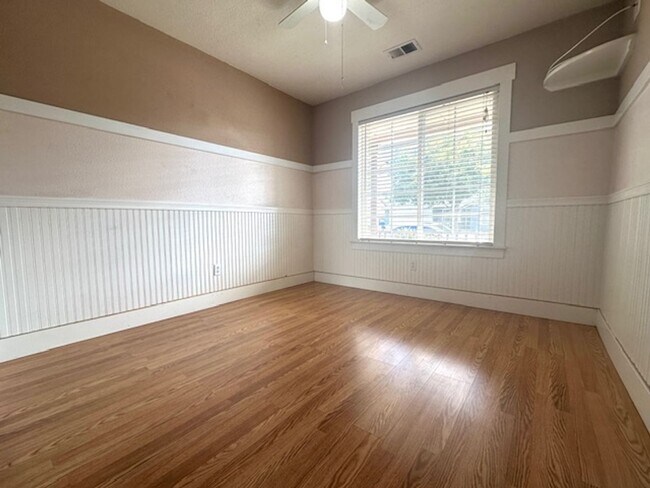 Building Photo - Single Story 3 Bed, 2 Bath in Brentwood