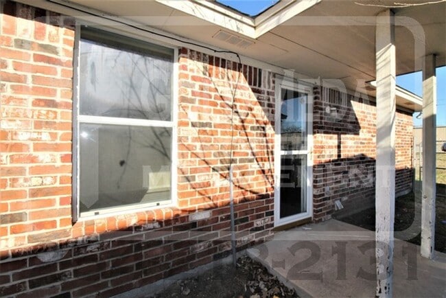 Building Photo - 1514 Shoshoni Trail