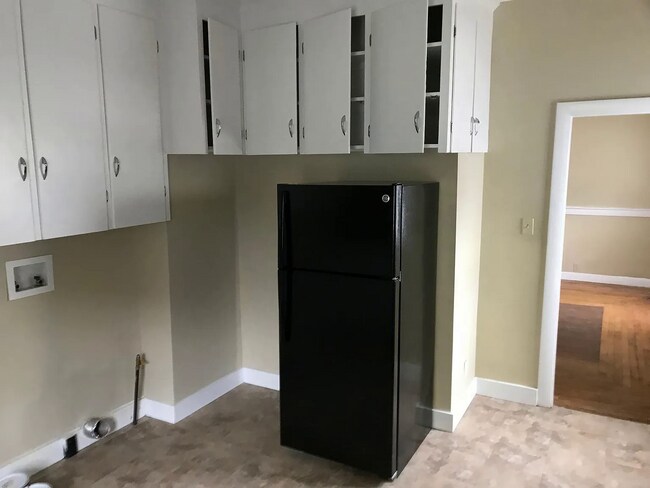 kitchen 2 - 395 Maple St