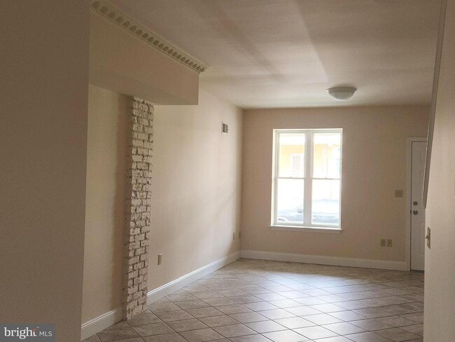 Building Photo - 2827 W Mulberry St