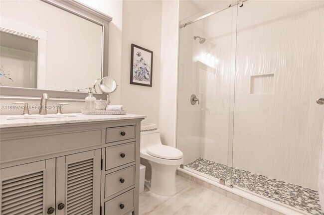 Building Photo - 117 Ocean Key Way