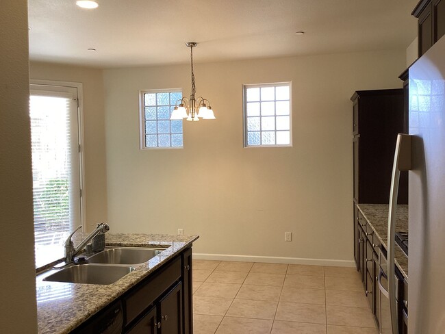 Building Photo - 7009 Harmony Dr