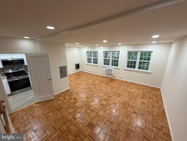 Building Photo - 3539 Martha Custis Dr