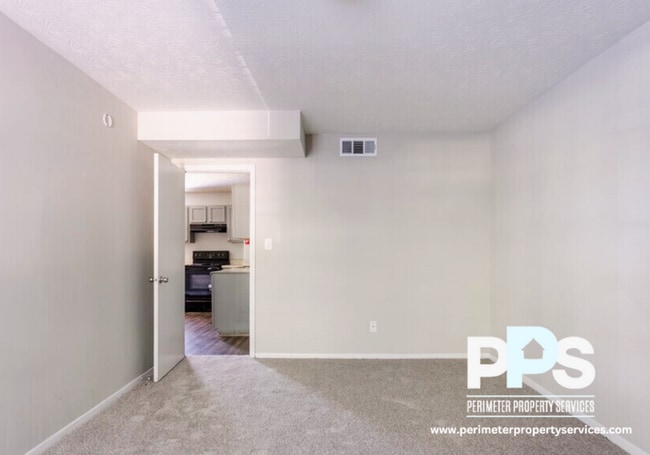 Building Photo - 1126 Maple St