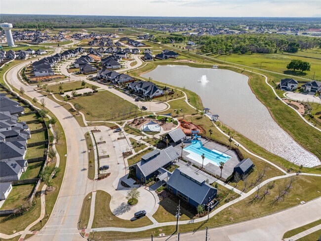 Building Photo - 32018 Crested Knl Ct