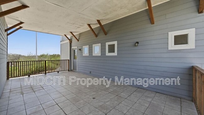 Building Photo - 893 E Mather St