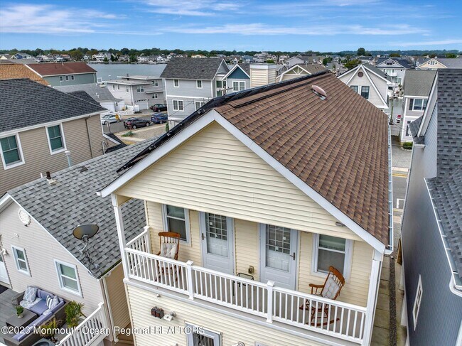 Building Photo - 120 Randall Ave