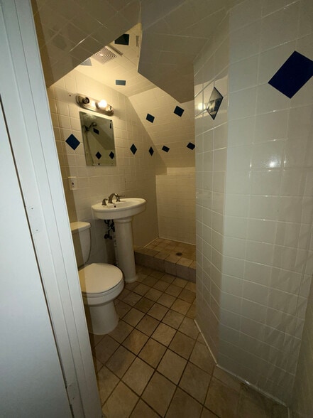 Building Photo - 9504 Covington Pl