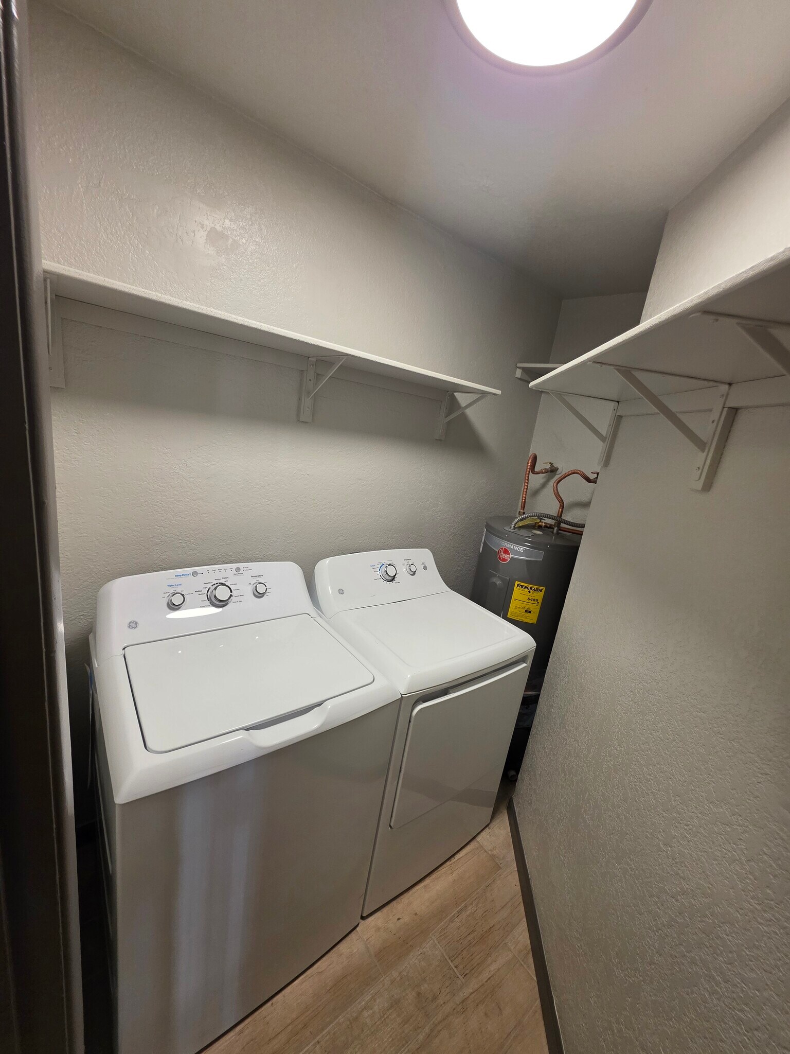 Building Photo - 1749 E Pepper Cir