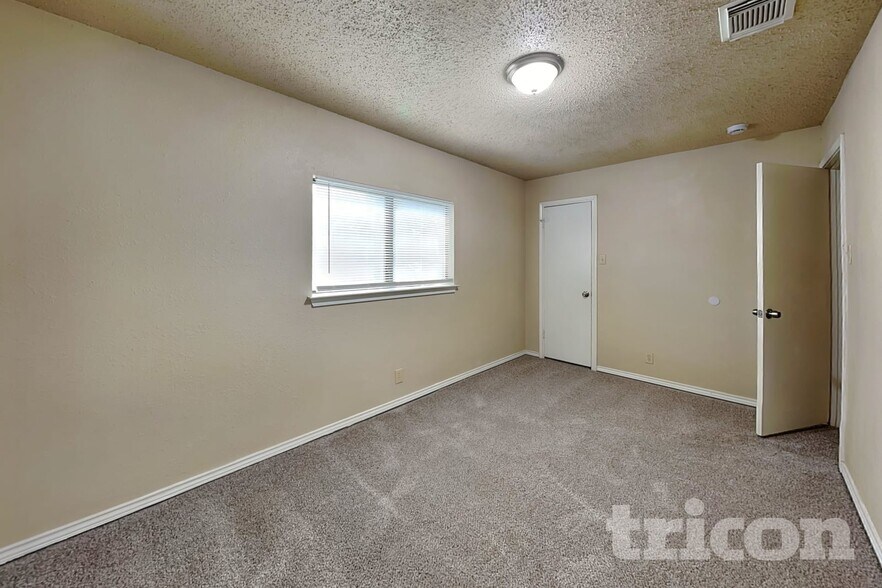 Building Photo - 7511 Micron Dr