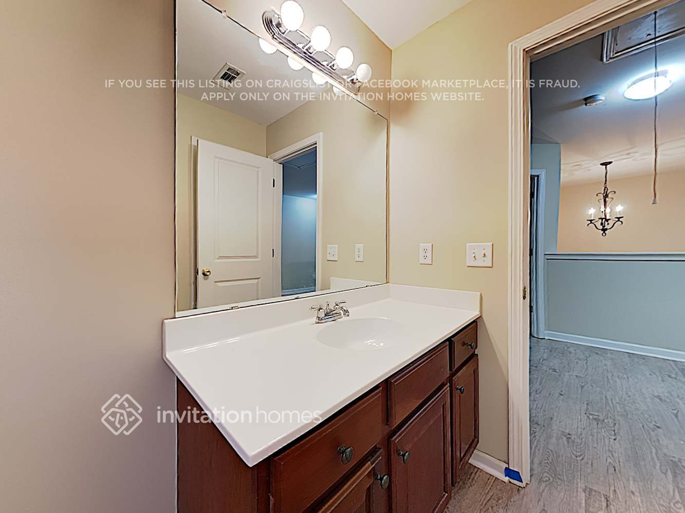 Building Photo - 2521 Mockingbird Ln