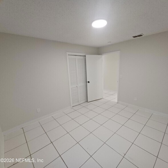 Building Photo - 253 Stillwell Ave