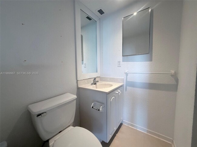 Building Photo - 4001 S Ocean Dr